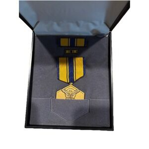 Full Size U.S. Genuine Medal Presentation Set for the Air Force Commendation